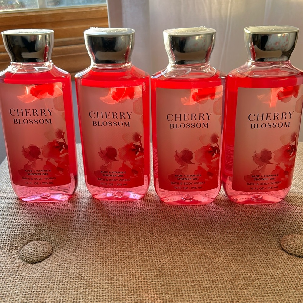 Bath & Body Works retired Cherry Blossom shower gel Bundle of 4 bottles